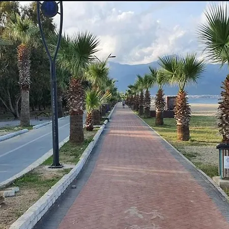 Sevgi Plajinda Mustakil Villa Kusadasi